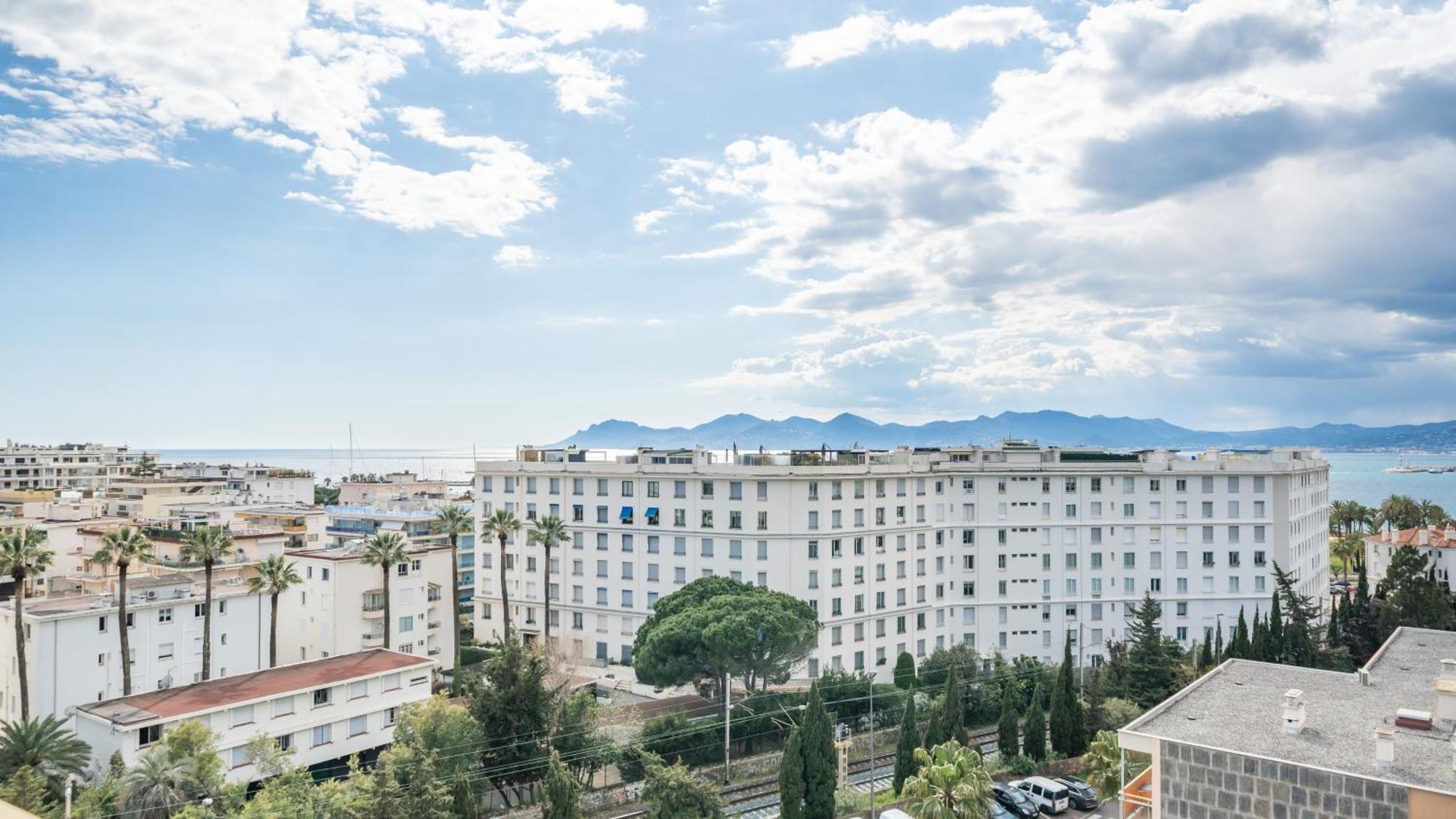 5 Bedroom Penthouse - Ocean View *