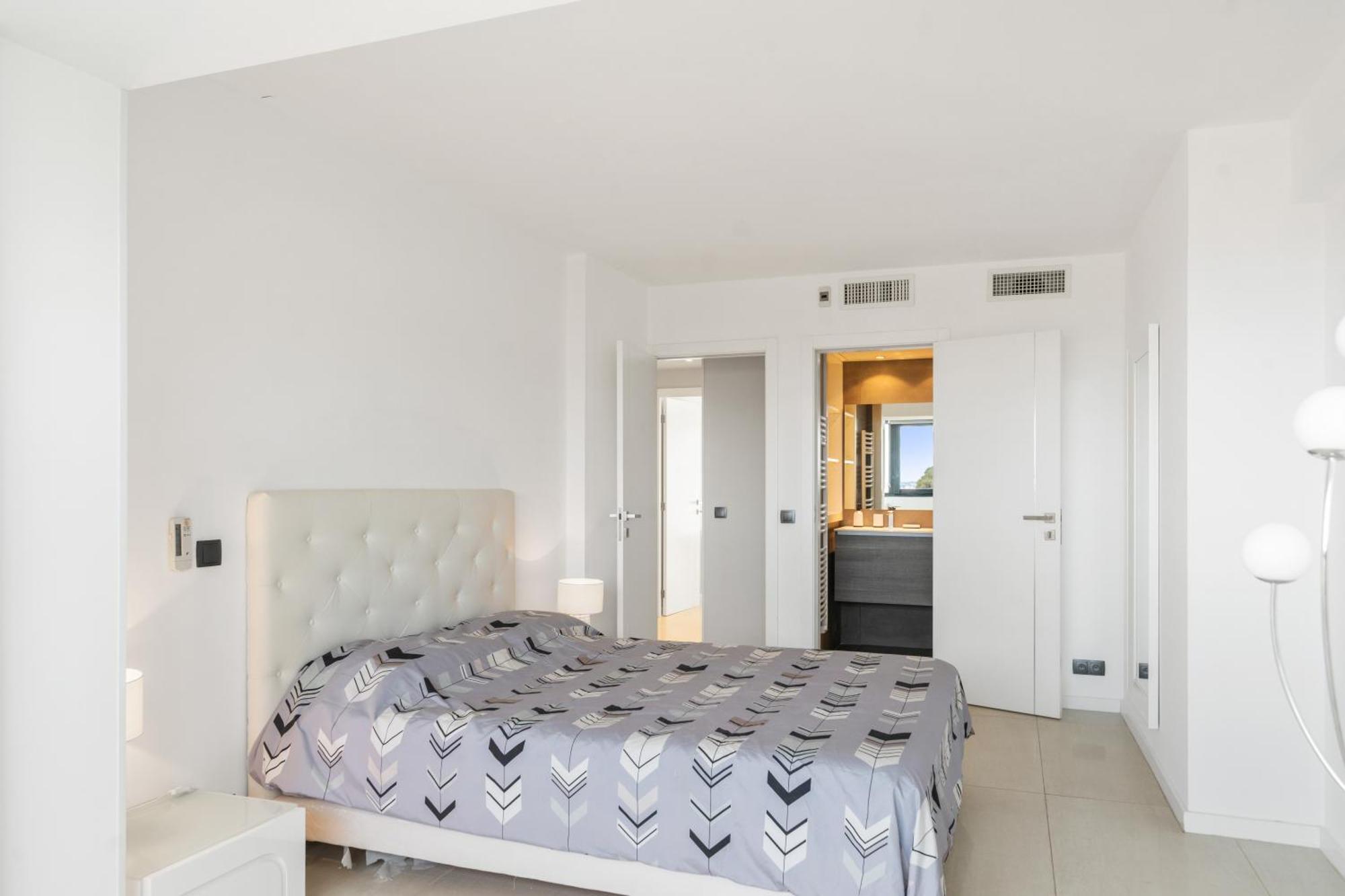 5 Bedroom Penthouse - Ocean View *