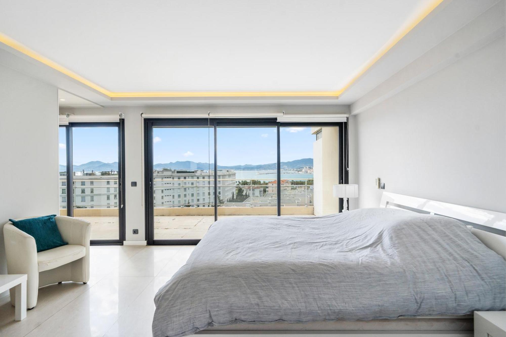5 Bedroom Penthouse - Ocean View